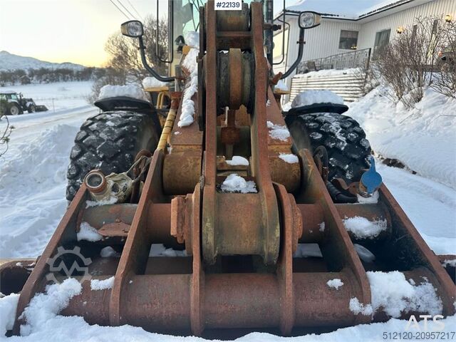 Carregadeira CAT 930G w/ bucket, pallet forks and scale. See hours!