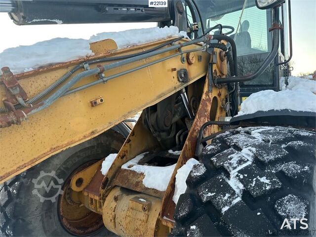 Carregadeira CAT 930G w/ bucket, pallet forks and scale. See hours!