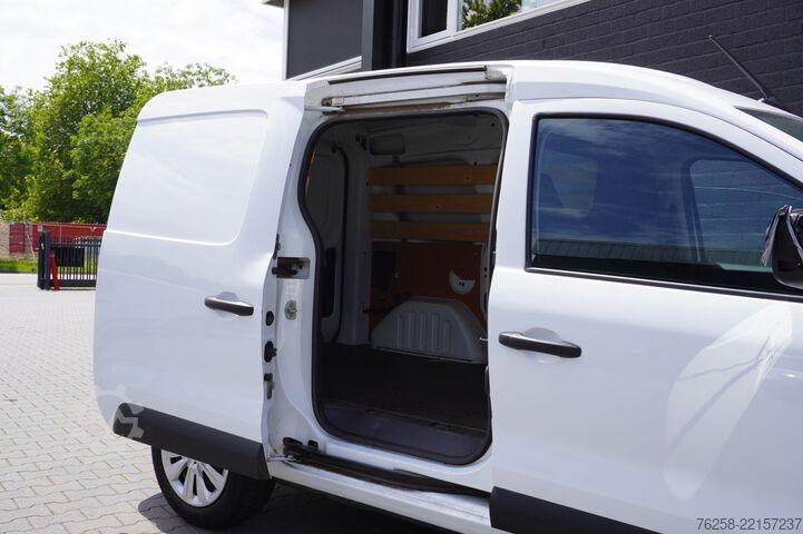 Panel van Renault Express 1.5 dCi EURO 6 - Airco - Cruise - €12.4...
