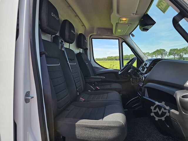 Karavan sa visokim krovom IVECO DAILY 35S18 L4H2 3.0 Aut. 176pk