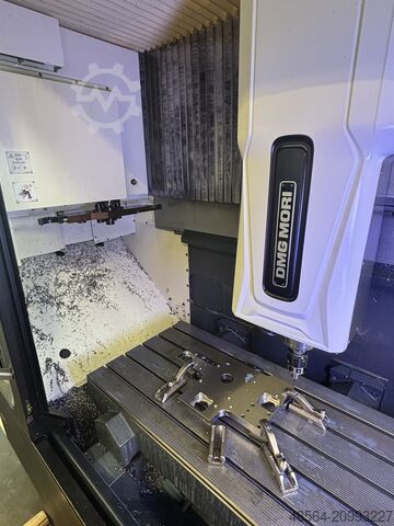 Pionowe centrum obróbcze Deckel Maho DMC 850V