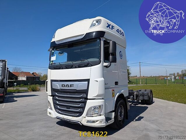 Chassis met cabine DAF XF 450