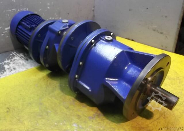 Gear motor 0.55 kW 4 rpm Motovario TRRCF/10