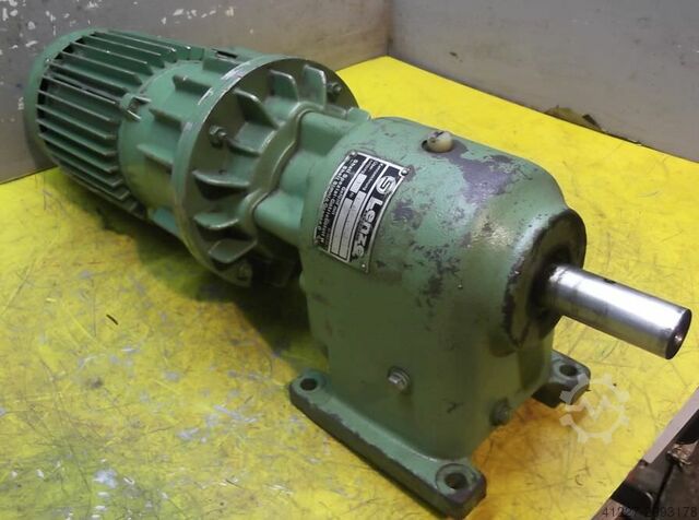 Getriebemotor 0,55 kW 150 U/min Lenze 12.102.05.1.1