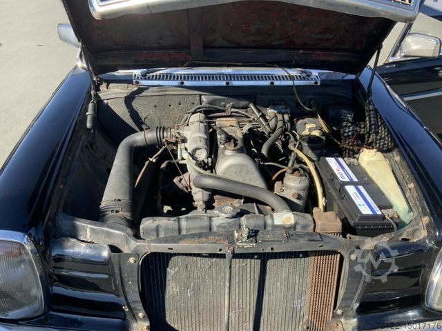 Fourgon MERCEDES-BENZ 200 D Strich 8 / W 115 / Oldtimer