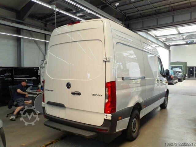Furgoneta Mercedes-Benz Sprinter 317 CDI,L2H2,Automatik,Kamera,Navi
