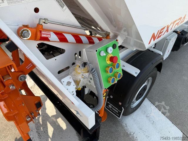Speciale doeleinden vrachtwagen Piaggio Porter NP6 con vasca ribaltabile e voltabidoni