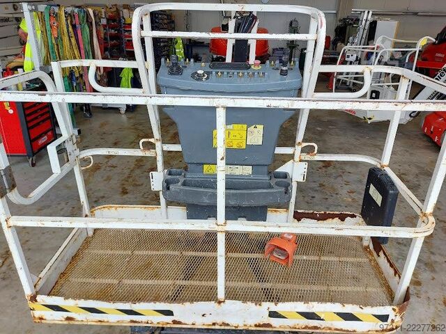 Gelenkteleskoparbeitsbühne JLG M600JP