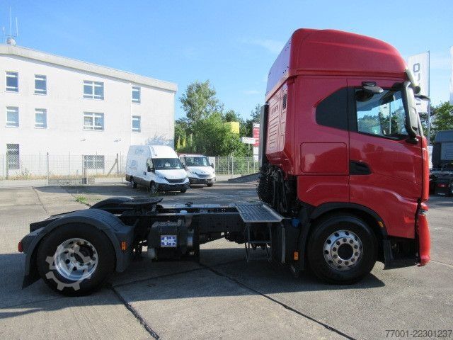 Standardní tahač IVECO AS440S48T/P / Retarder / Silo-Kompressor