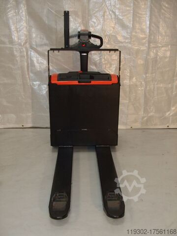 Electric Pallet Truck Toyota LWE 160