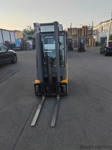 Electric - 3 wheels Jungheinrich EFG216k