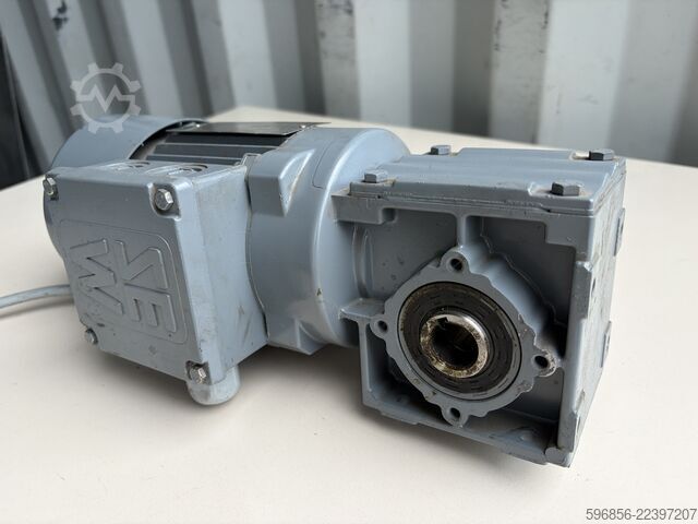 SEW-EURODRIVE WA20/TDT63L4/B03 0,25 kW 33 obr./min 4,1 Nm Hamulec 230 V SEW-EURODRIVE WA20/TDT63L4/B03 0,25 kW 33 obr./min 4,1 Nm Hamulec 230 V SEW-EURODRIVE WA20/TDT63L4/B03 0,25 kW 33 obr./min 4,1 Nm Hamulec 230 V
