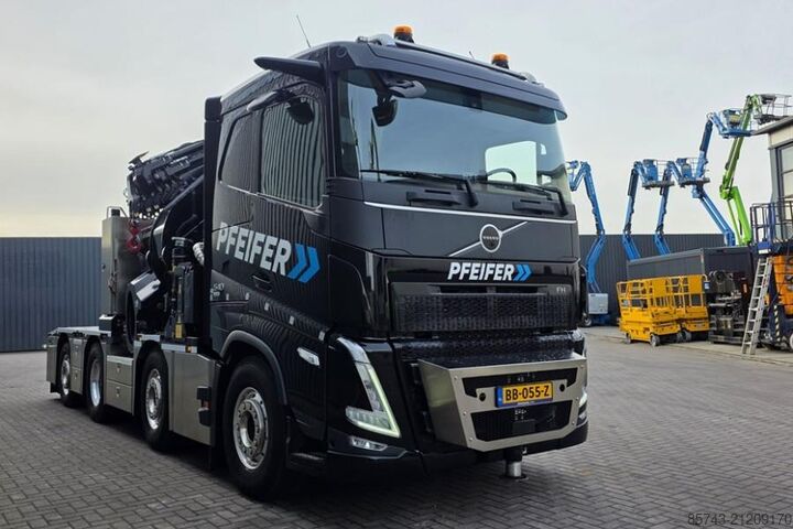 Alle terrein kraan Volvo FH540 8X2 WITH HIAB 140TM CRANE Dutch Registration