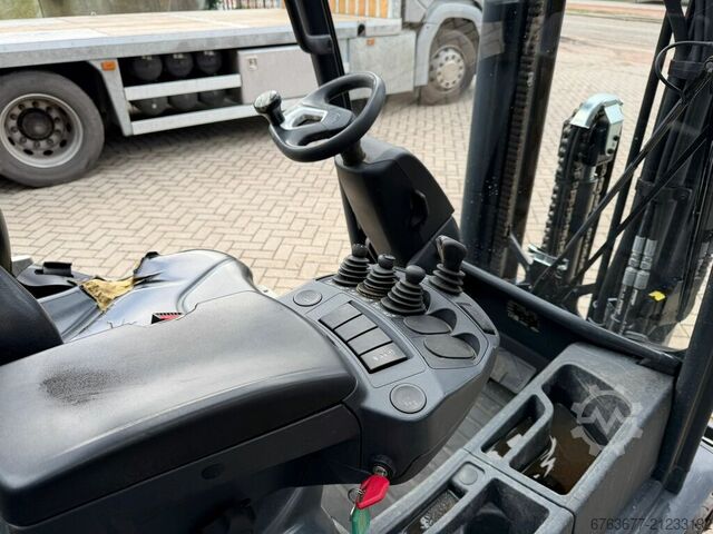 Linde H25D-01 Triplex 470 Freelift / Sideshift Deutz Diesel 2020 LINDE H25D-01 Triplo 470 Freelift / Sideshift Deutz Diesel 2020