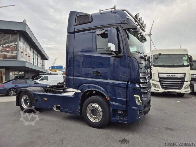 Standardni traktor Mercedes-Benz Actros 1851 with Retarder