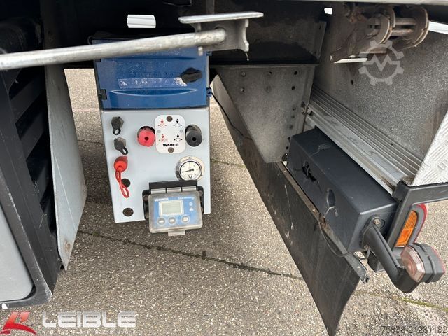 Auflieger mit Walkingfloor KRAKER CF-Z*Walkingfloor*Liftachse*89m³*BPW*Smart Board