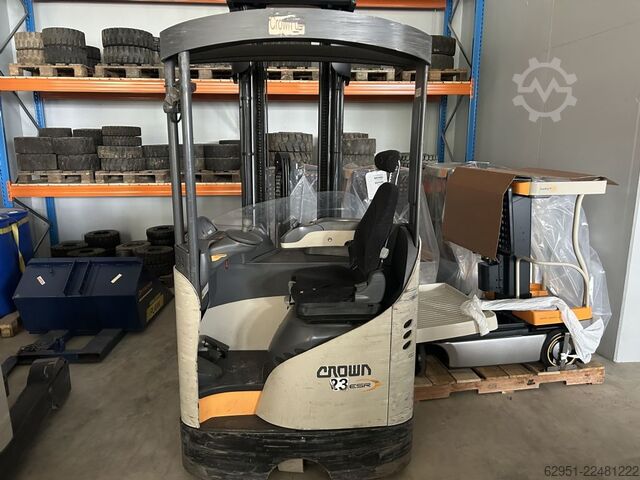 Chariot à mât rétractable Crown ESR5260 1.6 TT6690