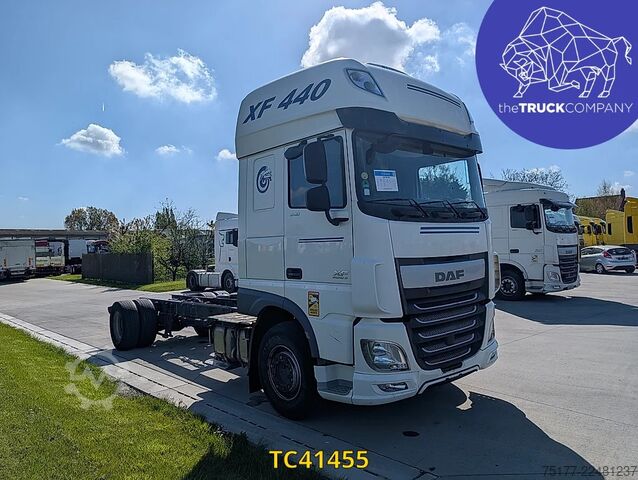 Šasija sa taksijem DAF XF 440
