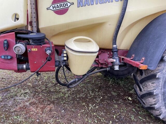 Meststrooier Hardi Navigator 4000
