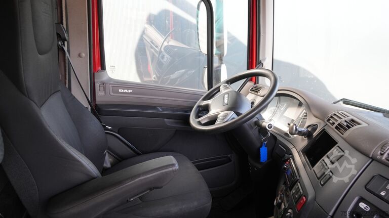 Standaard-SZM DAF CF 410 tractor unit