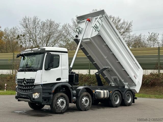 Ανατρεπόμενο φορτηγό Mercedes-Benz Arocs 4145 Mercedes-Benz AROCS 5 4145 8X4 E6e E...