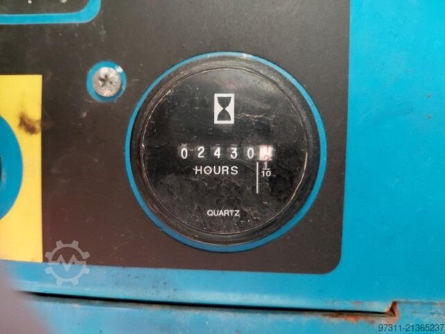 Plataforma de tesoura Genie GS-4390 RT