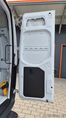 Dodávka s vysokou střechou MERCEDES-BENZ Sprinter III Kasten  519 CDI RWD 4x 4 Allrad
