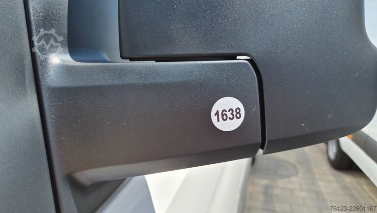 Dodávka s vysokou střechou MERCEDES-BENZ Sprinter III Kasten  519 CDI RWD 4x 4 Allrad
