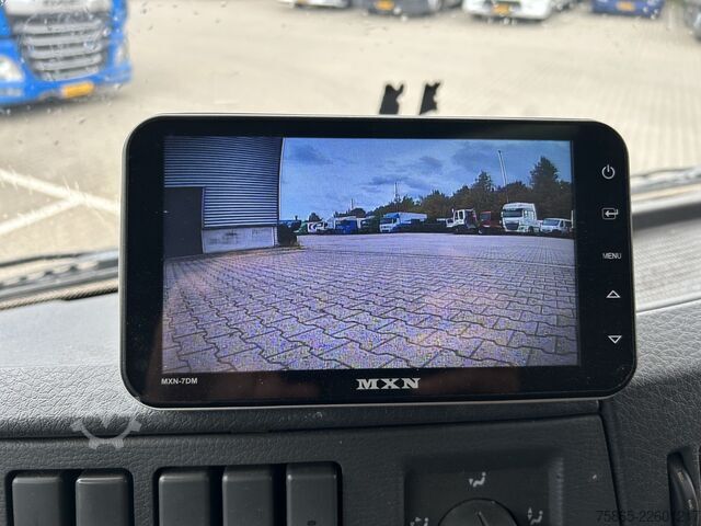 Kofer Volvo FL 210 Euro 6 D / 12 Ton / 293 dkm / Box / Laad...