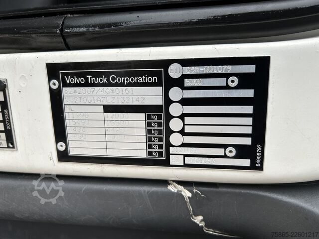 Kuffert Volvo FL 210 Euro 6 D / 12 Ton / 293 dkm / Box / Laad...