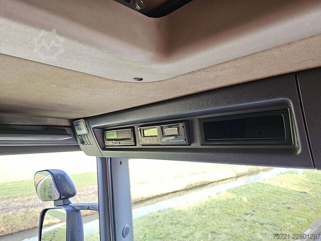 Transporte refrigerado/congelado SCANIA P320 6X2*4 LAMBERET FRIGO