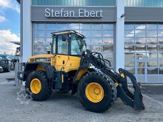 Radlader KOMATSU WA 250 PT - 5H / 12.390h /