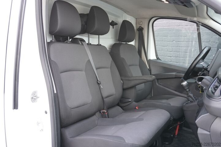 Skåpbil Renault Trafic 2.0 dCi 110PK EURO 6 - Airco - Navi - Cr...