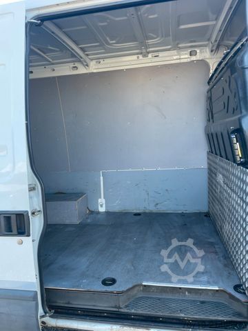 Furgoneta de caja alta IVECO Daily 35C21 3,0 Hoch/Mittel,153Tkm,Klimaanlage