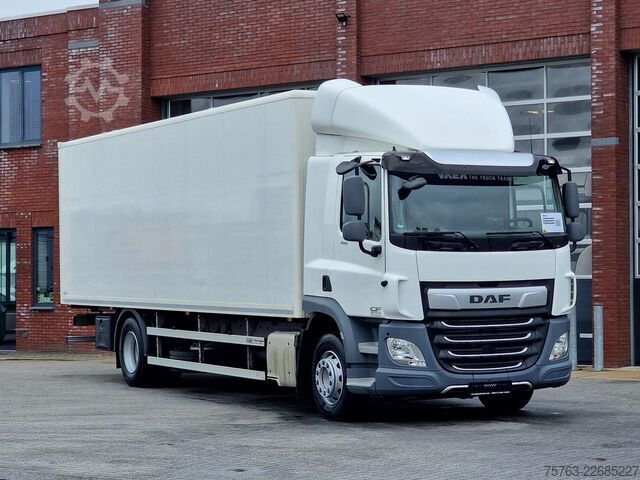 Resväska DAF CF 300 4x2 - Box - Low KM - Full air - Euro 6 -...