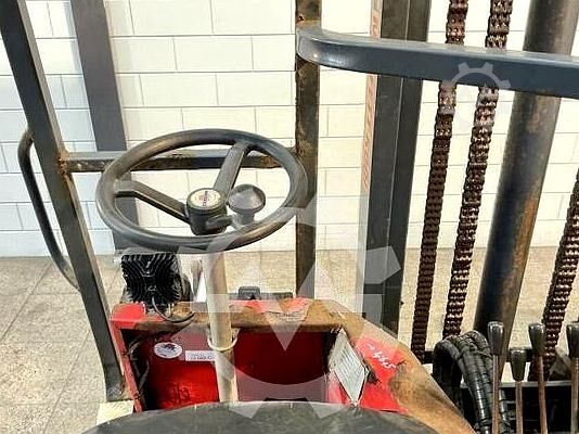 Wózek widłowy Moffett M7 30.4W