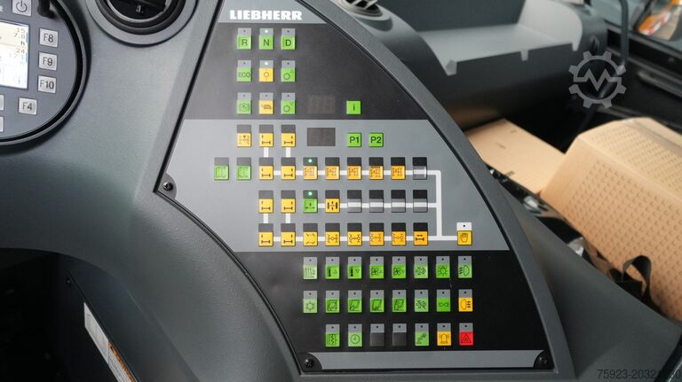 Vrachtwagen met kraan Liebherr LTM 1230-5.1 WITH JIB AVAILABLE FOR RENTAL