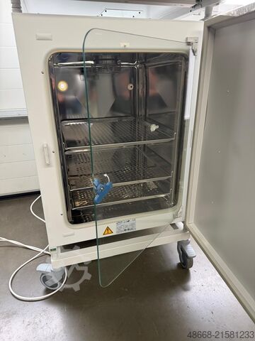 Incubator (brooding cabinet) Thermo Fisher Scientific Heracell 150 i