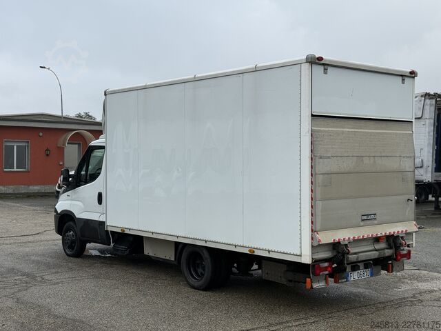 Furgone chiuso Iveco daily 35-140