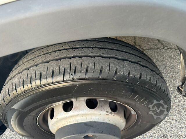 Izotermisches Kühlfahrzeugisotherme Kühltransporter Iveco DAILY 72 -180 FRIGO THERMO KING V500M