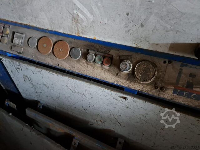 Maskine til udretning af tråd RAVNI ( France) 2005