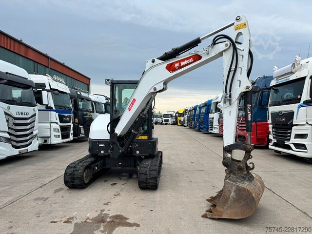 Mini-pelle BOBCAT E60 * KLIMA * 1.700 H * 2 X LÖFFEL * 1. HAND *