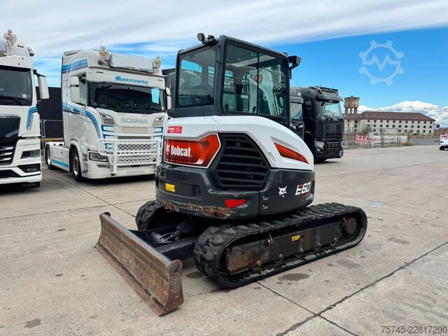 Mini-pelle BOBCAT E60 * KLIMA * 1.700 H * 2 X LÖFFEL * 1. HAND *