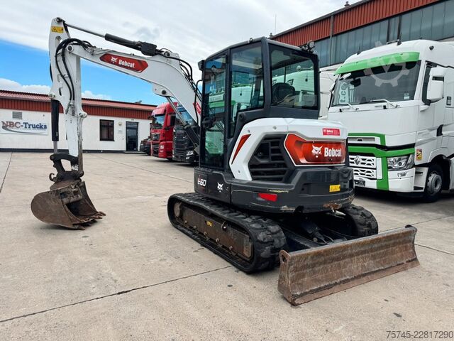 Mini-pelle BOBCAT E60 * KLIMA * 1.700 H * 2 X LÖFFEL * 1. HAND *