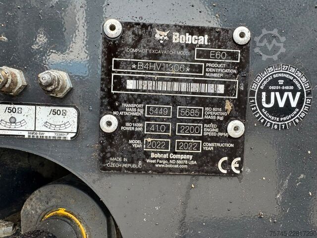 Mini-pelle BOBCAT E60 * KLIMA * 1.700 H * 2 X LÖFFEL * 1. HAND *
