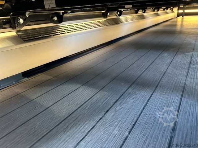 Minibus IVECO Daily 35 Sitze Touristik Dachklima Kühlschrank