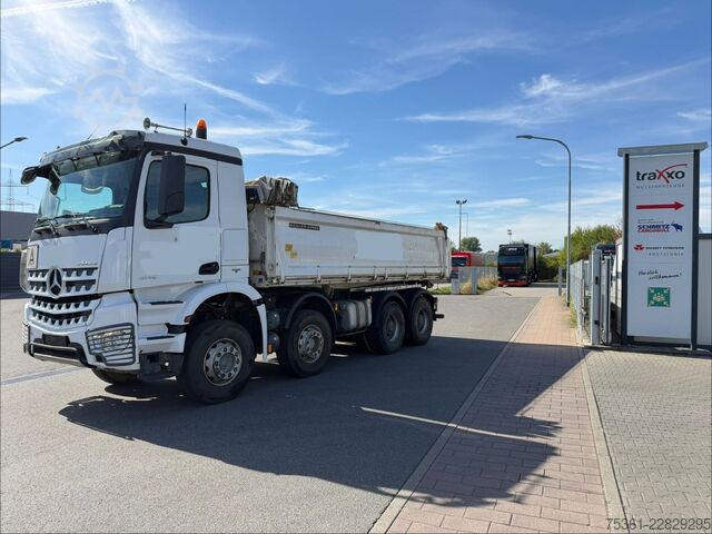 Driezijdige kipper MERCEDES-BENZ Arocs 4143 8X4/ 3S Kipper Meiller 41t RETARDER