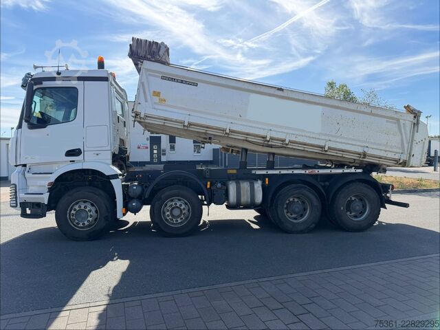 Driezijdige kipper MERCEDES-BENZ Arocs 4143 8X4/ 3S Kipper Meiller 41t RETARDER