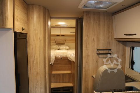 Semi-integrated camper Eura Mobil Profila T 720 EB Mondial Edition