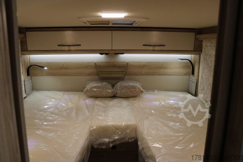 Semi-integrated camper Eura Mobil Profila T 720 EB Mondial Edition